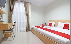 RedDoorz near AMIKOM Yogyakarta